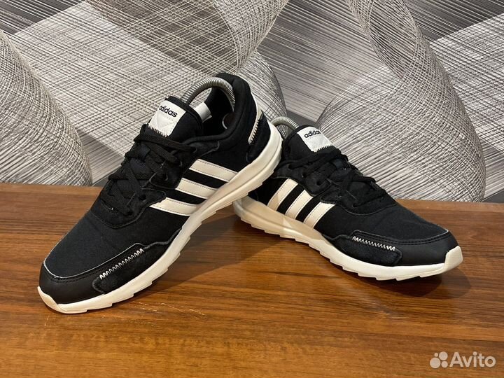 Кроссовки Adidas размер 40,5