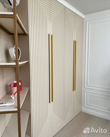 Шкаф рельефный