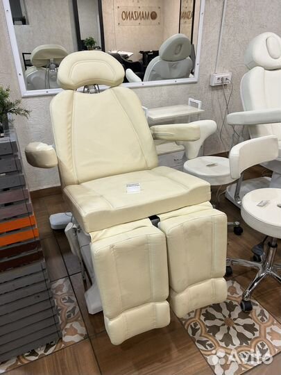 Кушетки для педикюра и косметологии