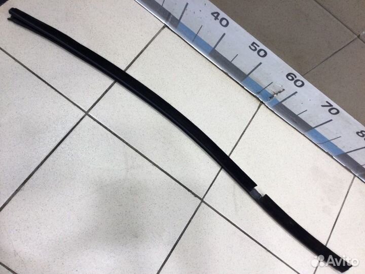 Уплотнитель (внутри) задний левый Hyundai Elantra