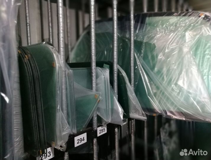 Стекло на Джисиби JCB 8018 cts лобовое нижнее