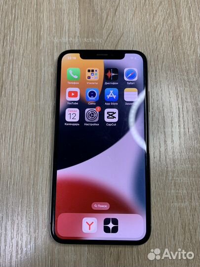 Телефон iPhone 10