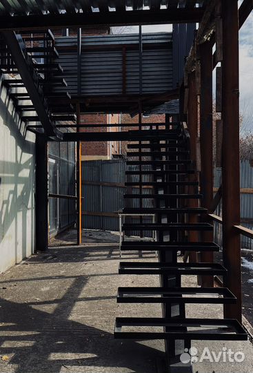 Лестницы под заказ (лестница металлическая)