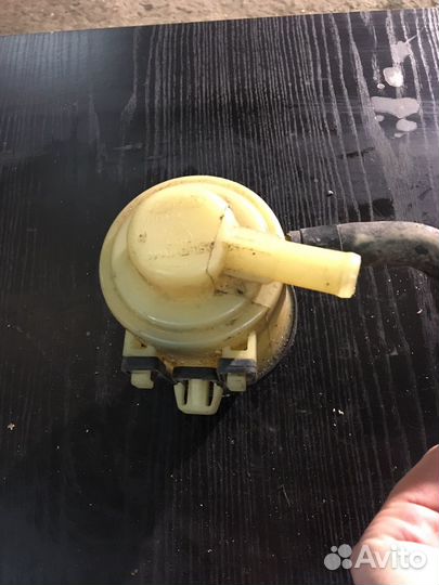 Kia rio 3 Бачок гура