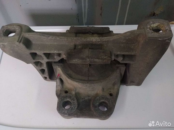 Опора двигателя Правая ford C-MAX