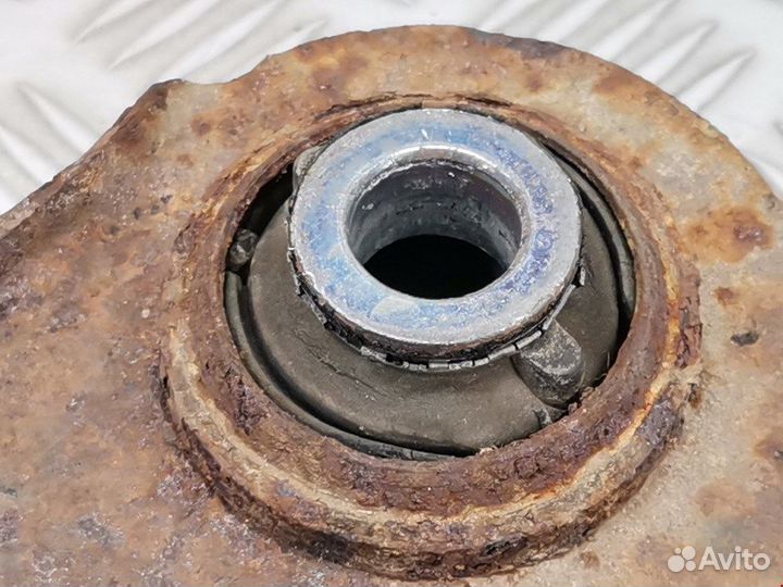 Рычаг передний левый для Renault Laguna 2