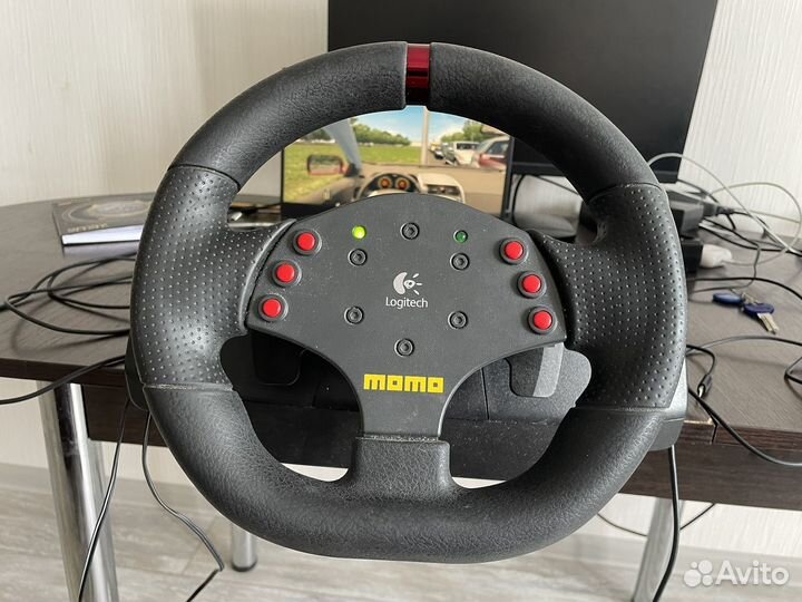 Игровой руль logitech momo racing 900