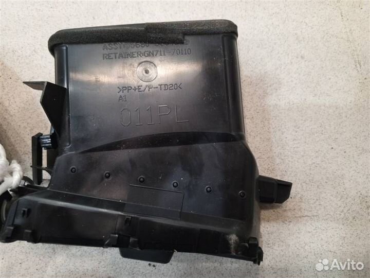 Дефлектор воздушный правый Toyota Camry XV70 2017