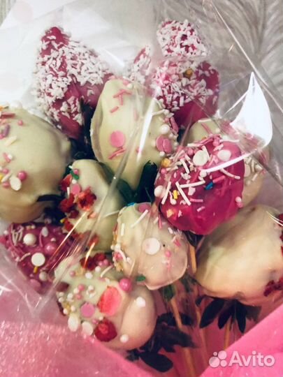 Букет из клубники в шоколаде на последний звонок