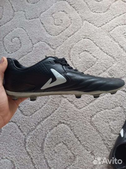 Футбольные бутсы 42 размер