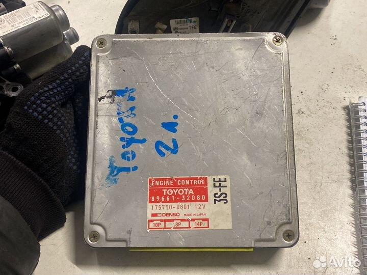 Блок управления двигателем Toyota Camry