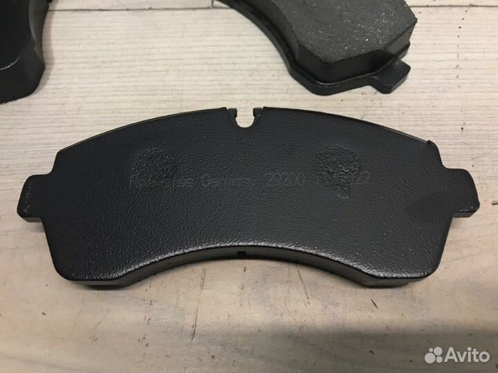 Тормозные колодки переднее Mercedes Sprinter W906