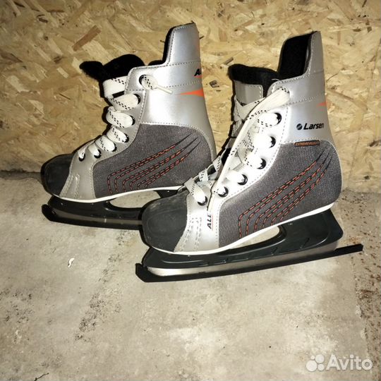 Коньки хоккейные