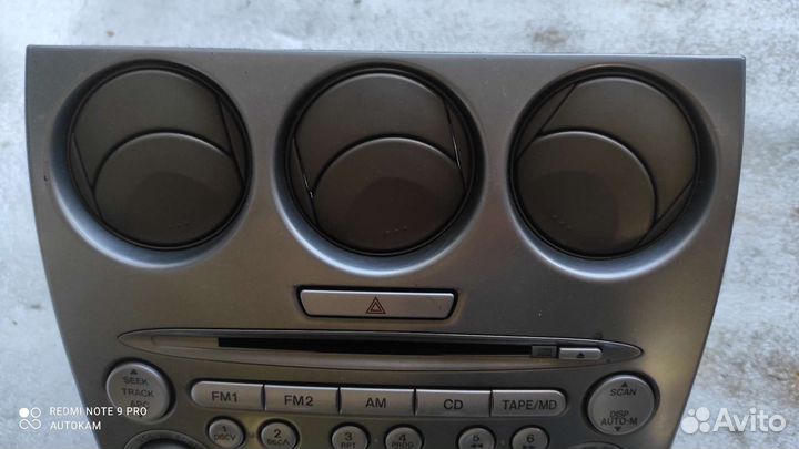 Дефлектор воздуховода центральный Mazda 6GG