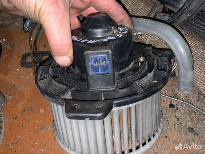 Моторчик печки мазда 323 ф ба