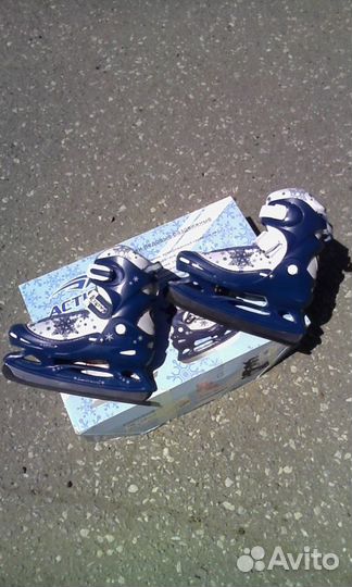 Коньки ледовые