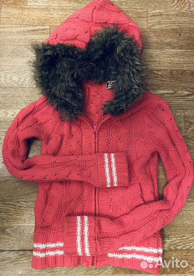 Свитер на молнии с капюшоном