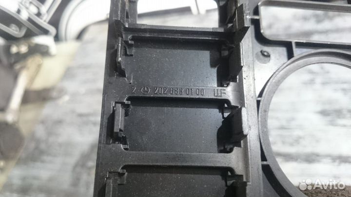 Декоративная накладка рамки климата Mercedes W202