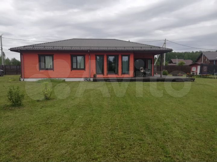 Дом 180 м² на участке 17 сот.