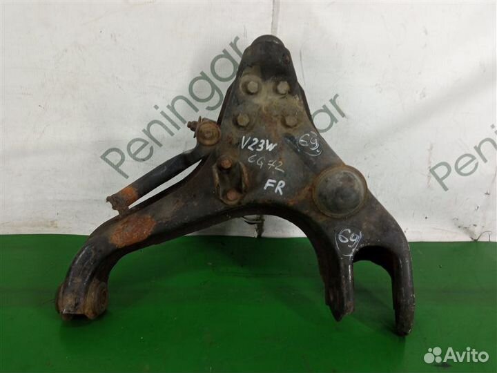 Рычаг подвески передний правый Mitsubishi Pajero