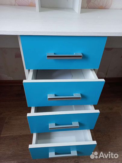 Детский школьный уголок