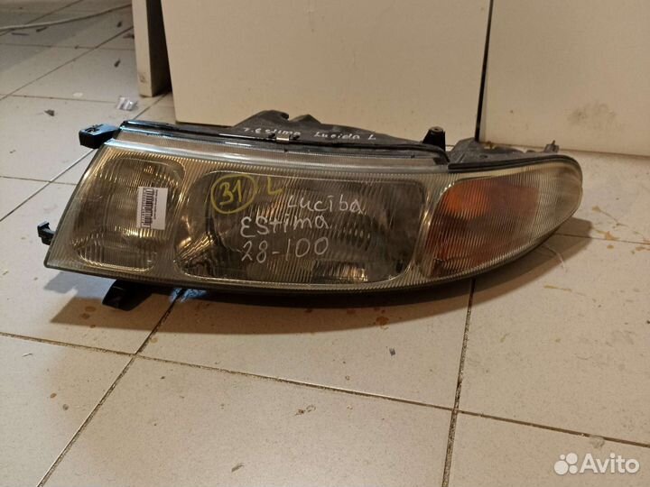 Фара Toyota Estima lucida