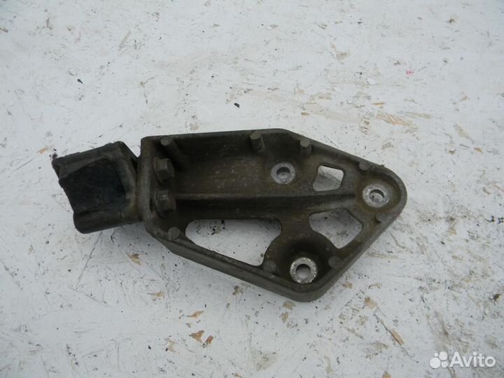 Кронштейн двигателя правый Nexia 1995-2016