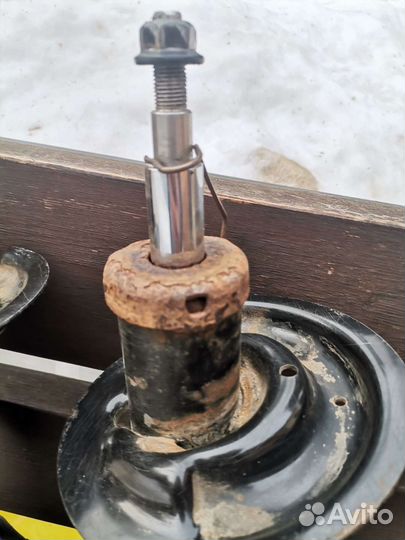 Kia sorento амортизатор