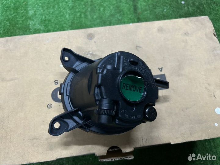 Фара противотуманная передняя правая Toyota