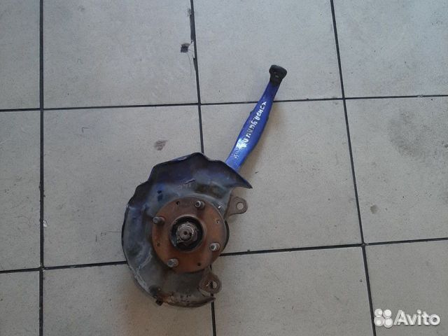 Поворотный кулак передний правый Honda Civic 5 EG8