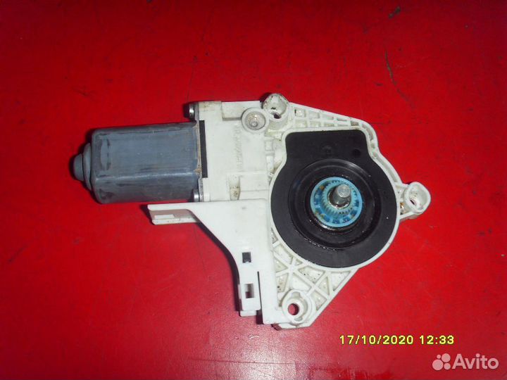 Моторчик стеклоподъемника Volkswagen Touareg (NF)