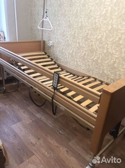 Кровать для лежачих больных с эл. приводом Armina