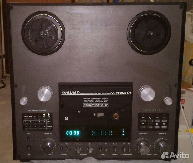 Видеомагнитофон Катушечный