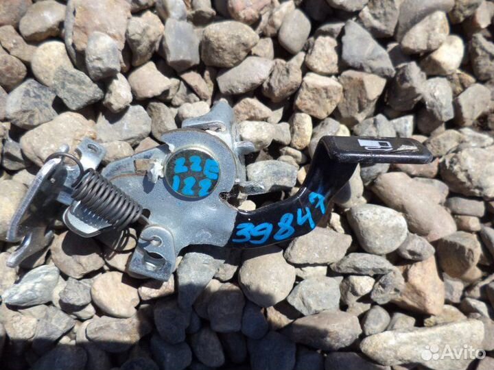 Ручка открывания бензобака Toyota Allex ZZE122