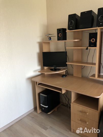 Компьютерный стол