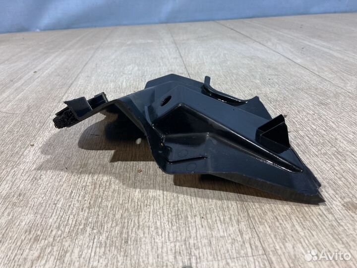 Дефлектор радиатора Toyota Land Cruiser 150 правый