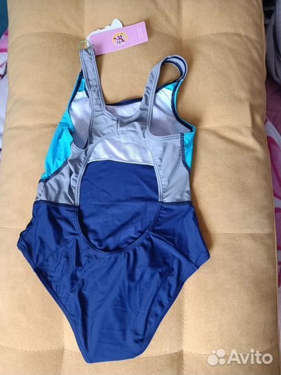 Новый купальник на 130-140 см для девочки
