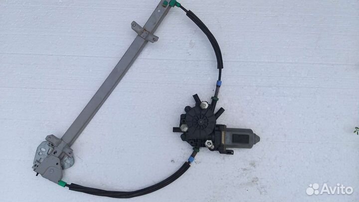 Стеклоподъемник передний правый Ford Escord 1998