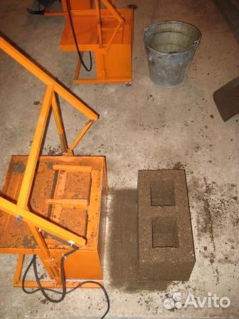 Станок для производства шлакоблоков