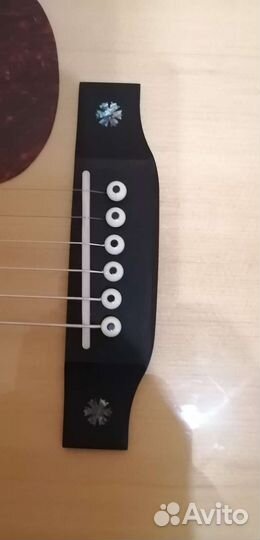 Акустическая гитара