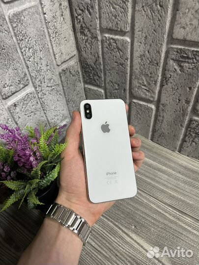 Телефон iPhone Xs Silver