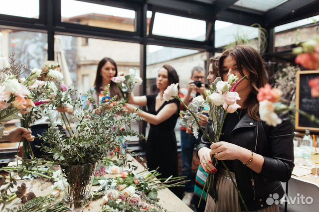 Продавец-флорист(помощник флориста в цветочный м-н