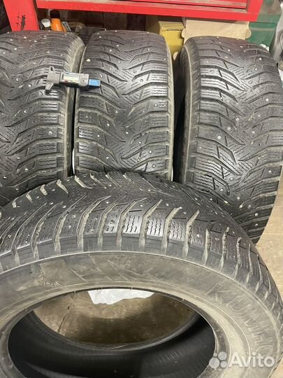 Kumho WinterCraft Ice WI31 215/65 R16 98T