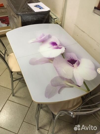 Кухонный стол