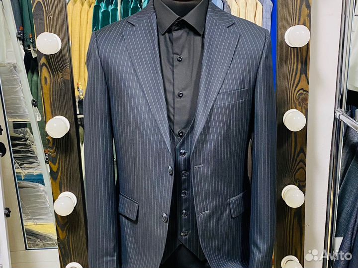 Костюм черный в полоску