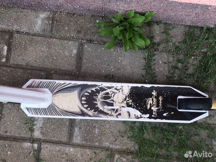 Трюковой самокат