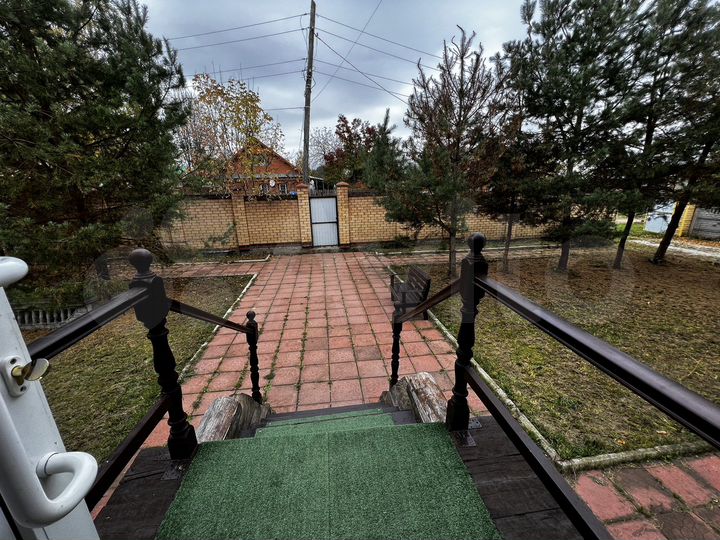 Дом 480 м² на участке 12 сот.