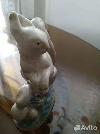 Статуэтка, белочка. Высота 12,5см