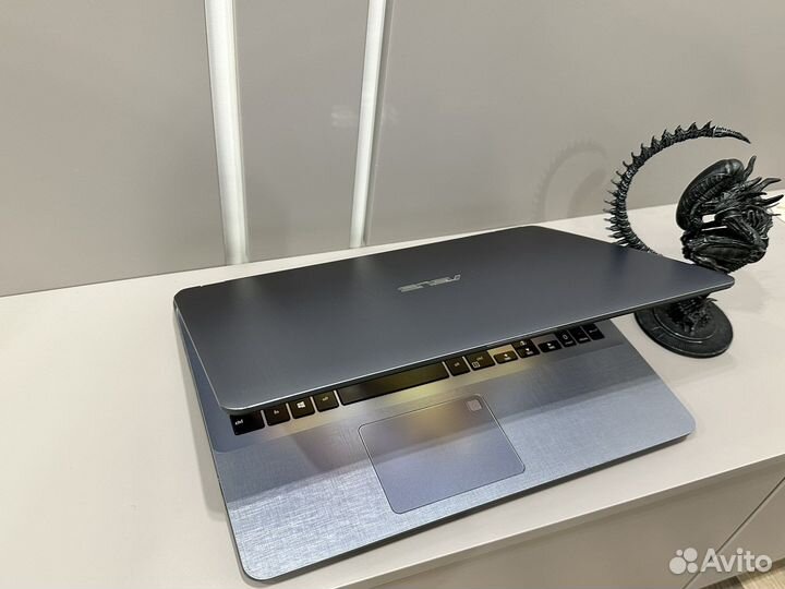 Asus i3 8gen/16gb/mx130/ssd+1tb/Full HD