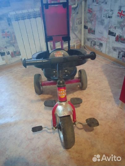 Детский трехколесный велосипед с ручкой